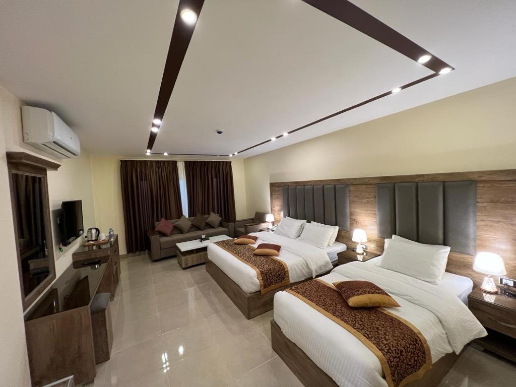 Shaqilath Hotel Вади Муса Экстерьер фото